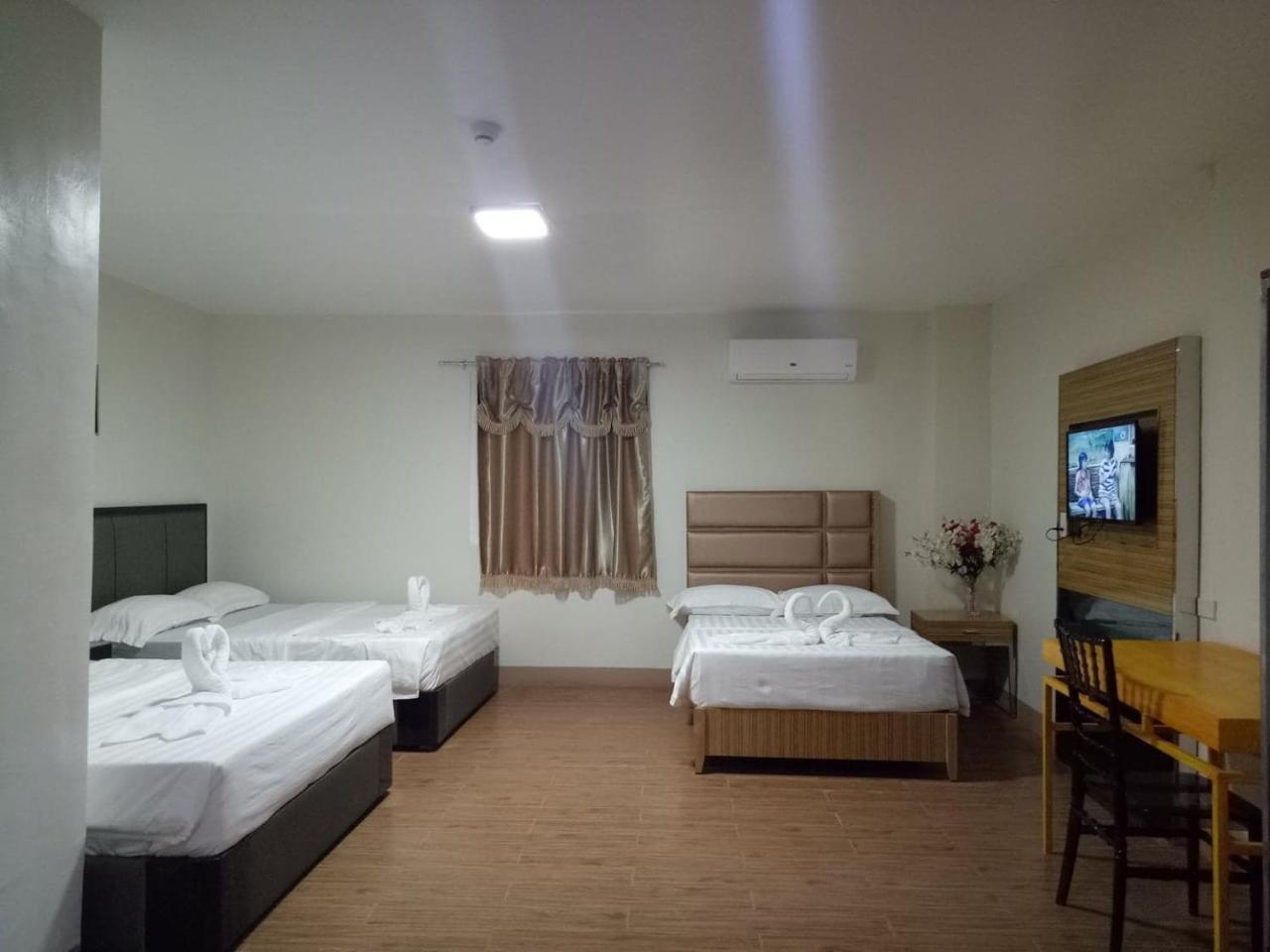 Meaco Royal Hotel - Batangas City Exterior foto