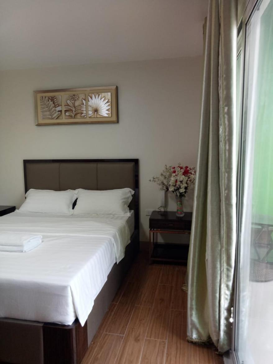 Meaco Royal Hotel - Batangas City Exterior foto
